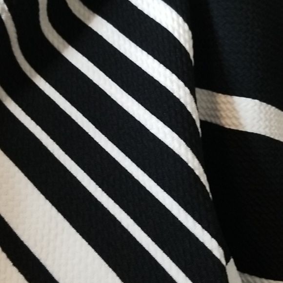 IMPULSIVE RUFFLE pepplum top - Picture 5 of 8